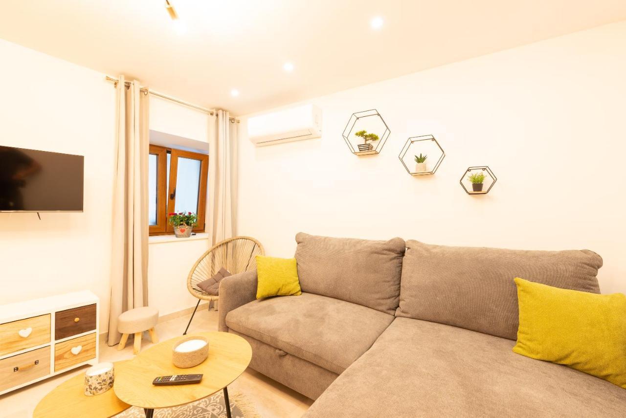 Apartment Olive Kaštela Esterno foto